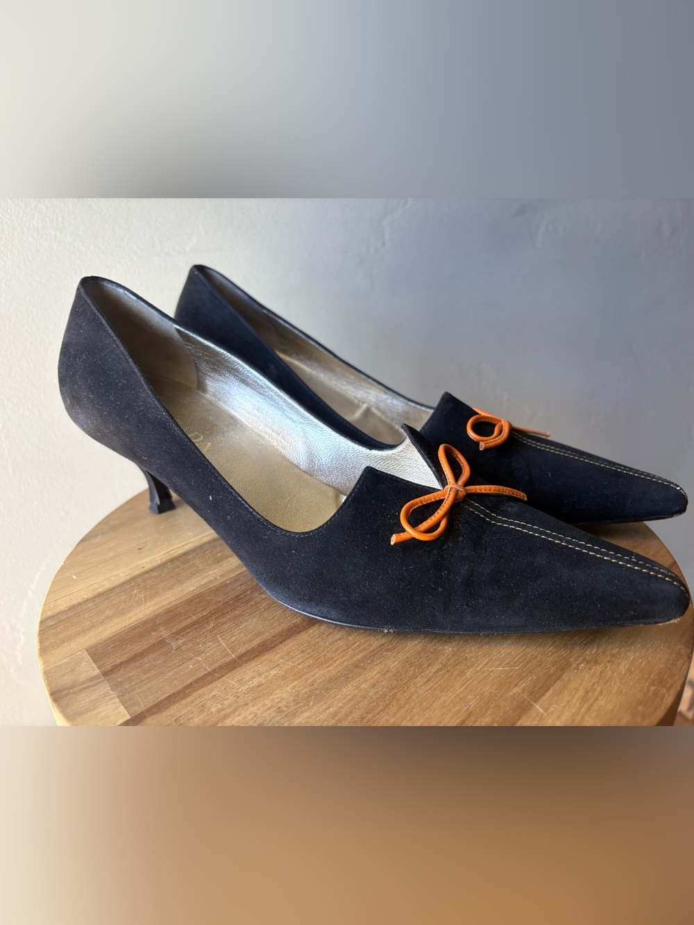 Vintage Escada Black Suede Pointed Orange Bow Kitten Heels - Size 9.5B